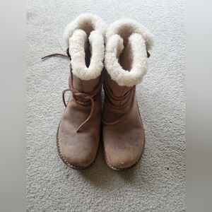 UGG® Australia Women's Caspia Ankle Boots